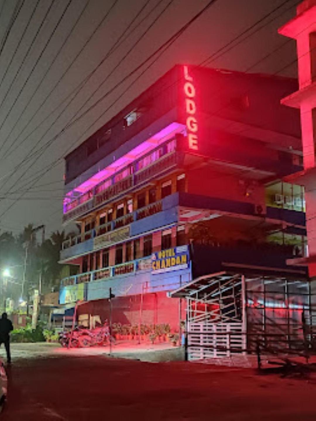 Hotel Chandan,Bhuvanesvar Kültér fotó